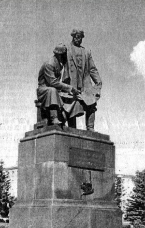 Памятник Ефиму и Мирону Черепановым, Нижний Тагил